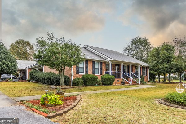 1021 Broughton Lane, Newborn