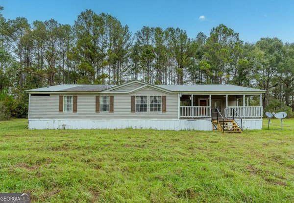1690 Smith Road, Waycross