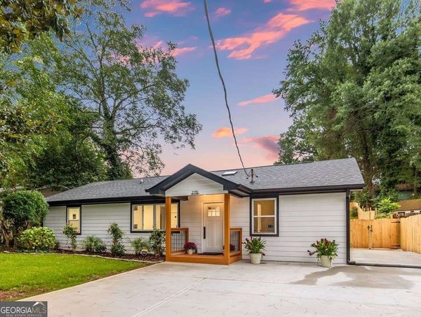 2715 Ellen Way, Decatur