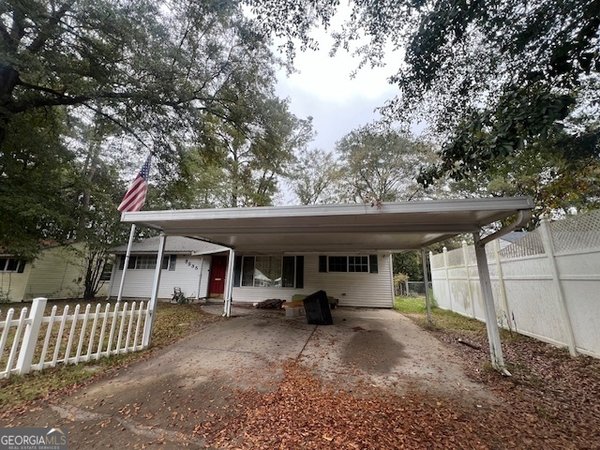 3935 Travis Boulevard, Macon