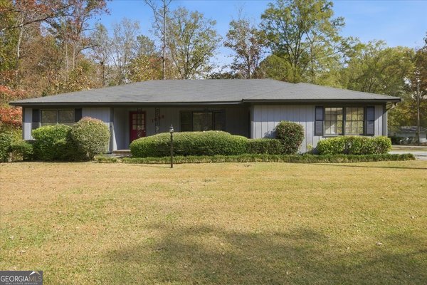 1698 Greentree Parkway, Macon
