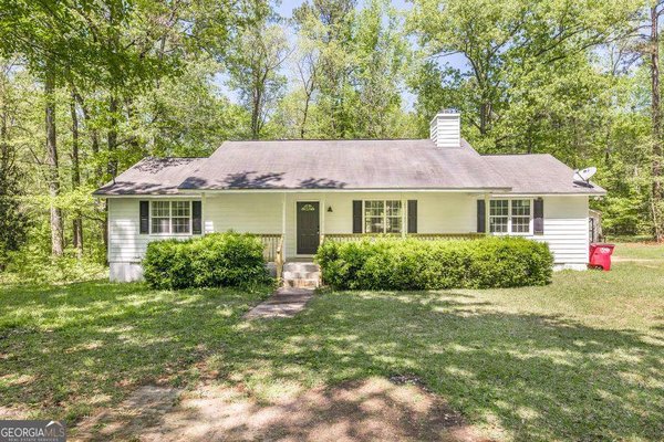 321 Riverbend Court, Macon
