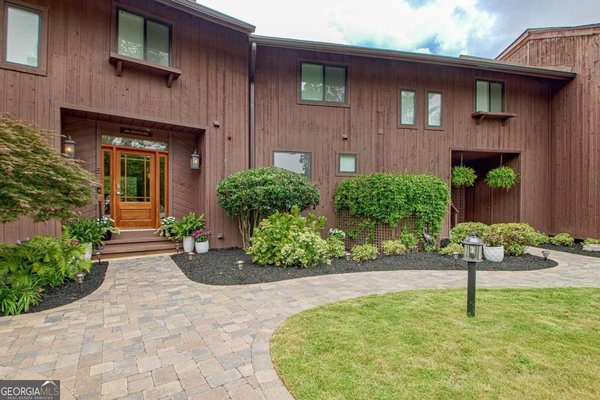 4 & 5 Northlake Circle, Peachtree City