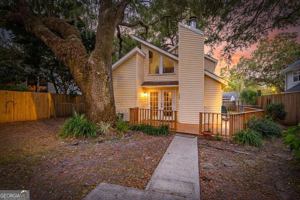 239 Broadway Street, St. Simons