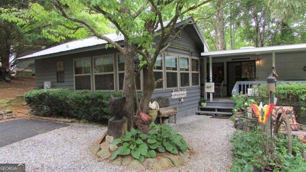 21 Happy Trail, Cleveland