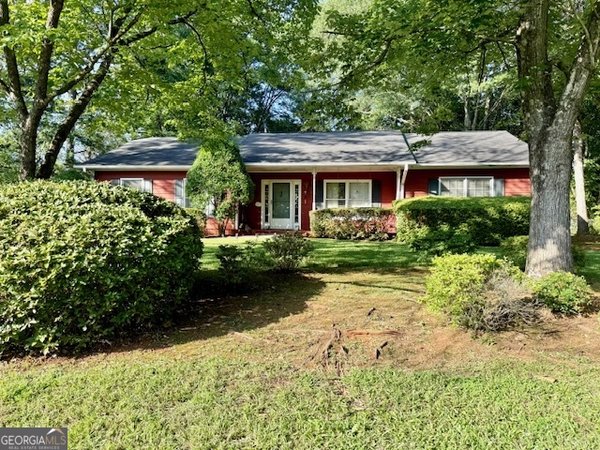 100 Kim Trail, Stockbridge