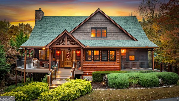 240 Twin Lakes Road, Blue Ridge