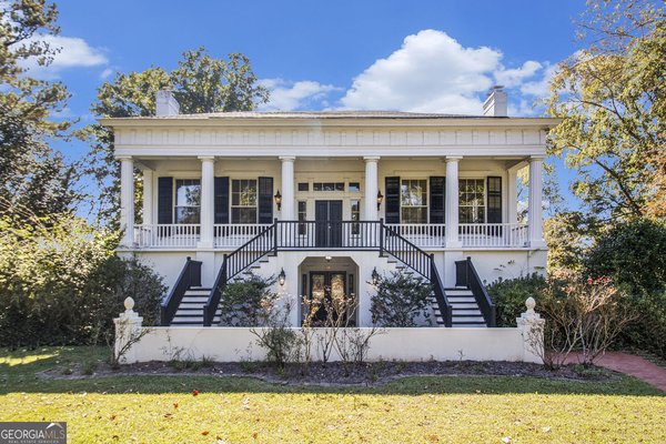 112 Hillcrest Road, West Point