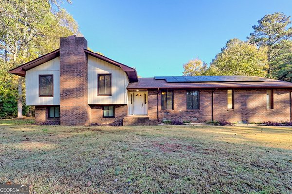 588 Estatohe Circle, Toccoa