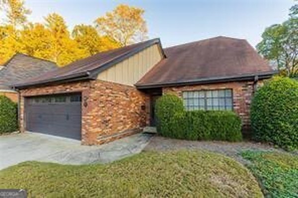 6 Westchester Square, Decatur