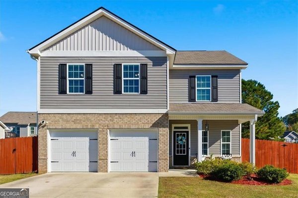 176 VILLAGE Way, Calhoun