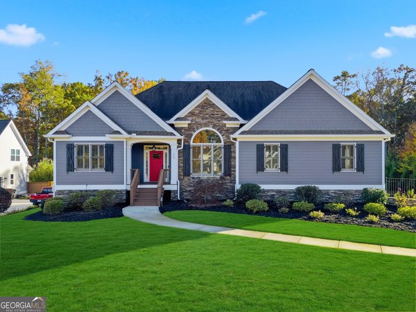 220 Wilshire Terrace, White