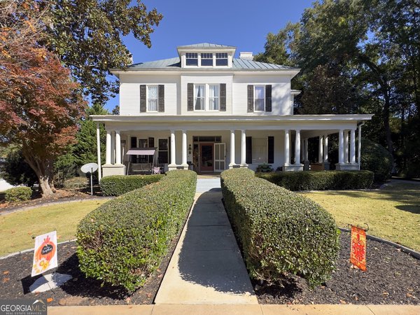 225 Indian Springs Drive, Forsyth