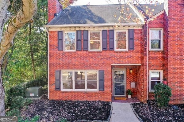 879 Lenox Oaks Circle, Atlanta