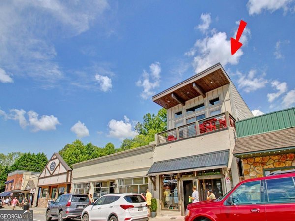 685 Main Street, Blue Ridge