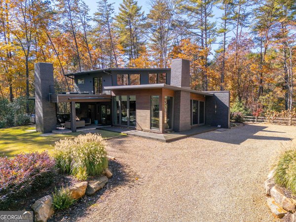 538 Highway 356, Helen