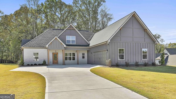84 Starr Place, Newnan