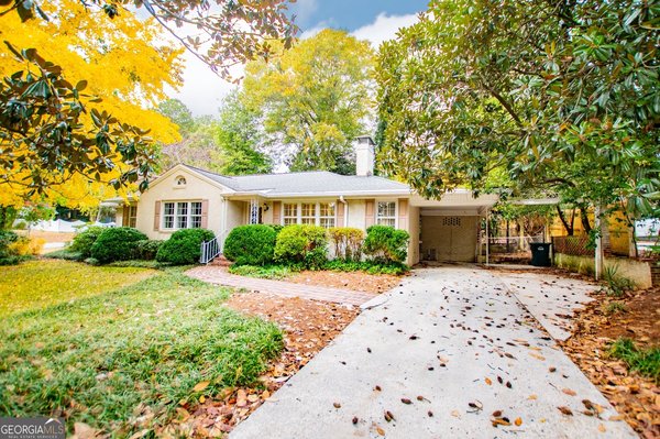 223 Sunset Boulevard, Carrollton