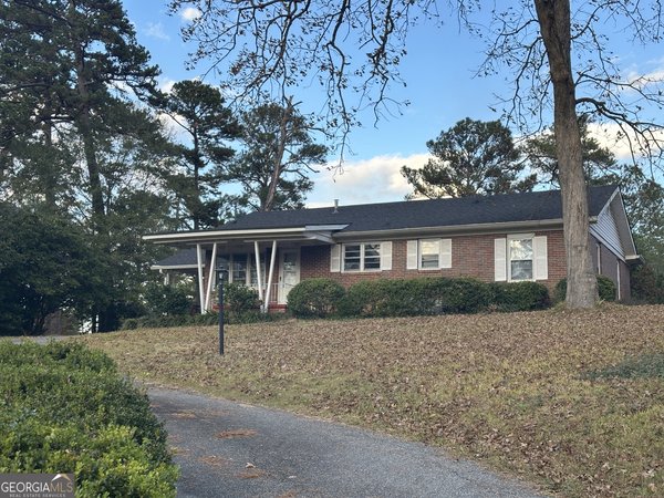2526 Old Holton Road, Macon