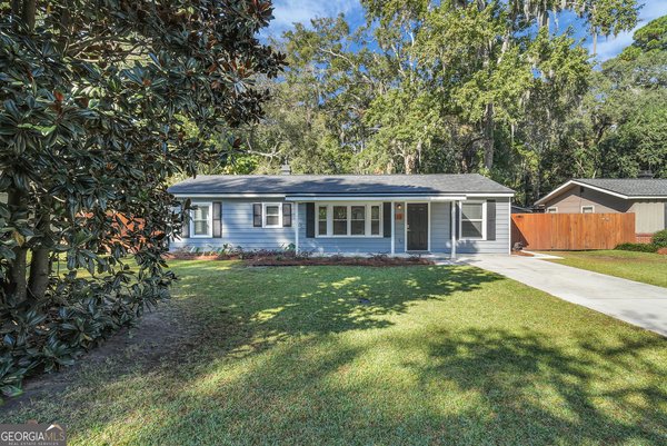 23 Brookview Drive, Savannah