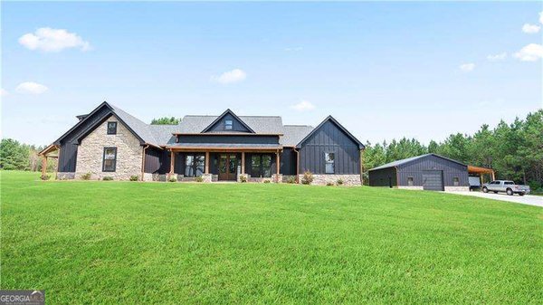 100 Rainey Road, Temple