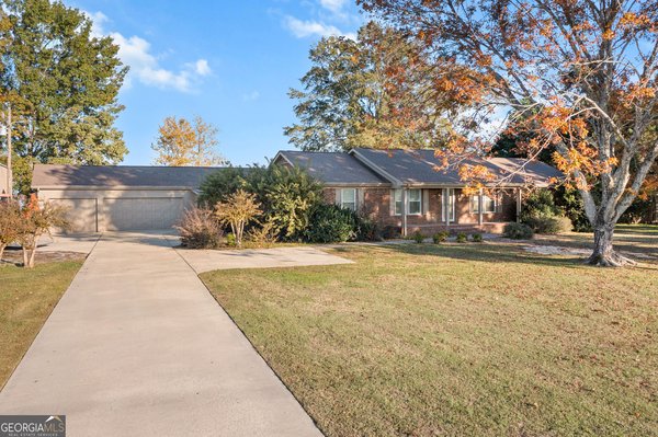 1450 County Road 487, Centre