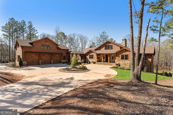 975 Blalock Lakes Drive, Newnan