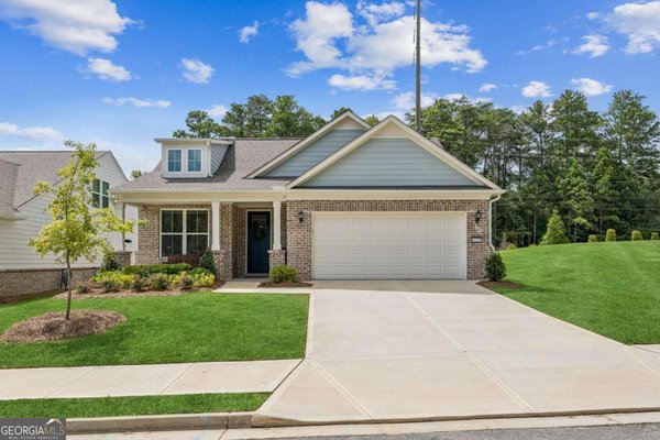 1729 Rowland Pass, Buford