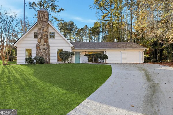 4146 Chimney Lake Drive, Roswell