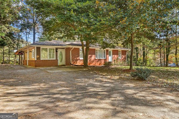 1334 Jennie Lane, Lilburn