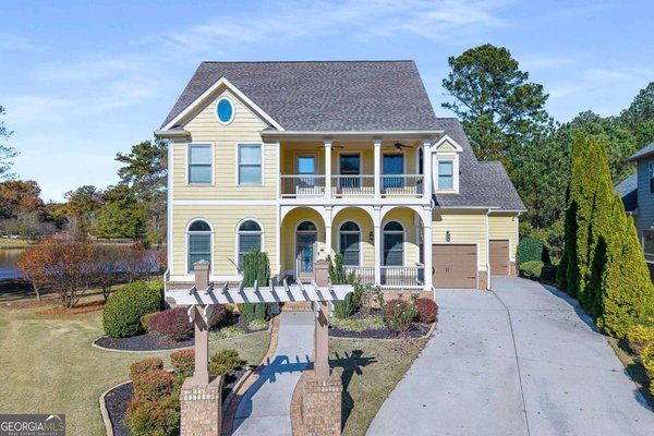 679 Crystal Cove Court, Loganville