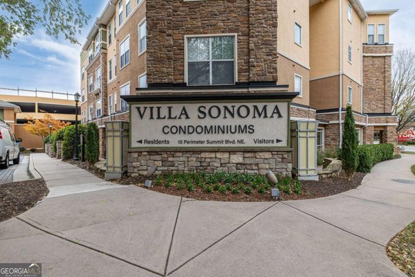 10 Perimeter Summit Boulevard, Brookhaven