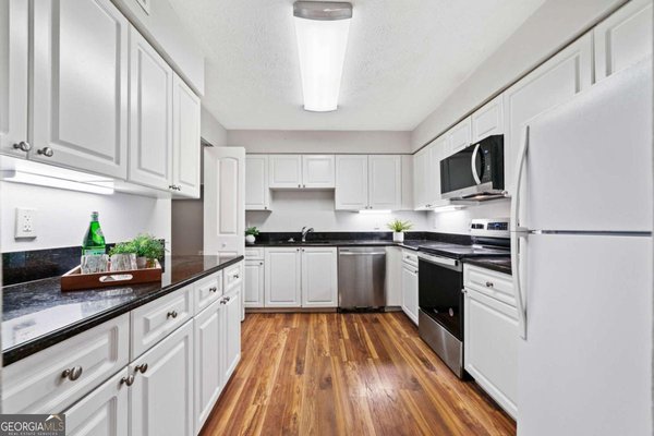 717 Beaufort Circle, Duluth