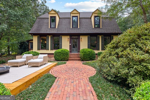 135 Emerald Lane, Fayetteville