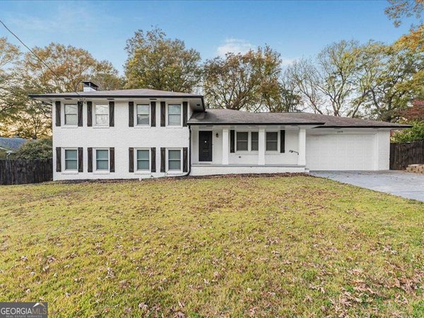 2409 Powers Ferry Drive, Marietta