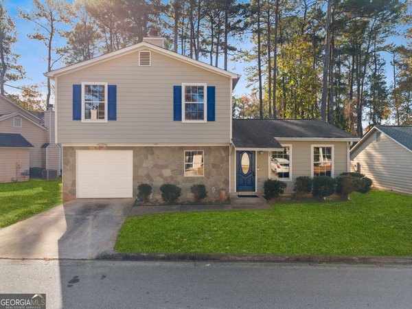 1311 STONELEIGH Way, Stone Mountain