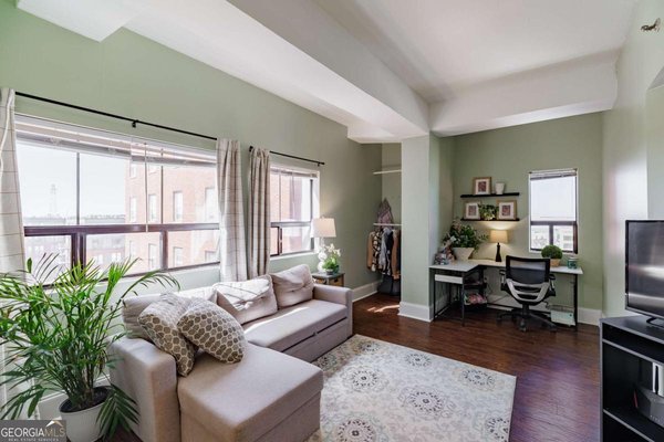 131 Broad Street, Athens