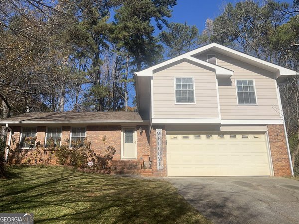 5633 Breezy Court, Lilburn