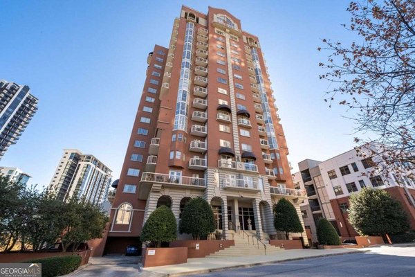 3435 Kingsboro Road, Atlanta