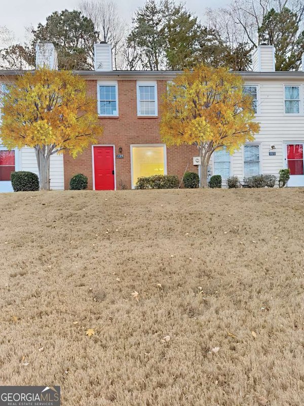 223 High Creek Drive, Roswell