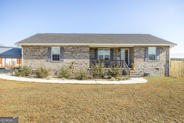 177 Lovett Scott Road, Adrian