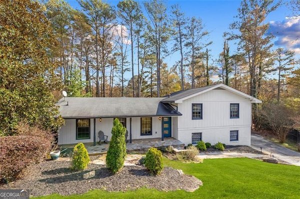 1525 BEND CREEK Court, Atlanta