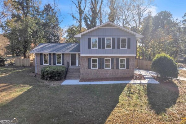 5618 Fern Creek Drive, Lilburn