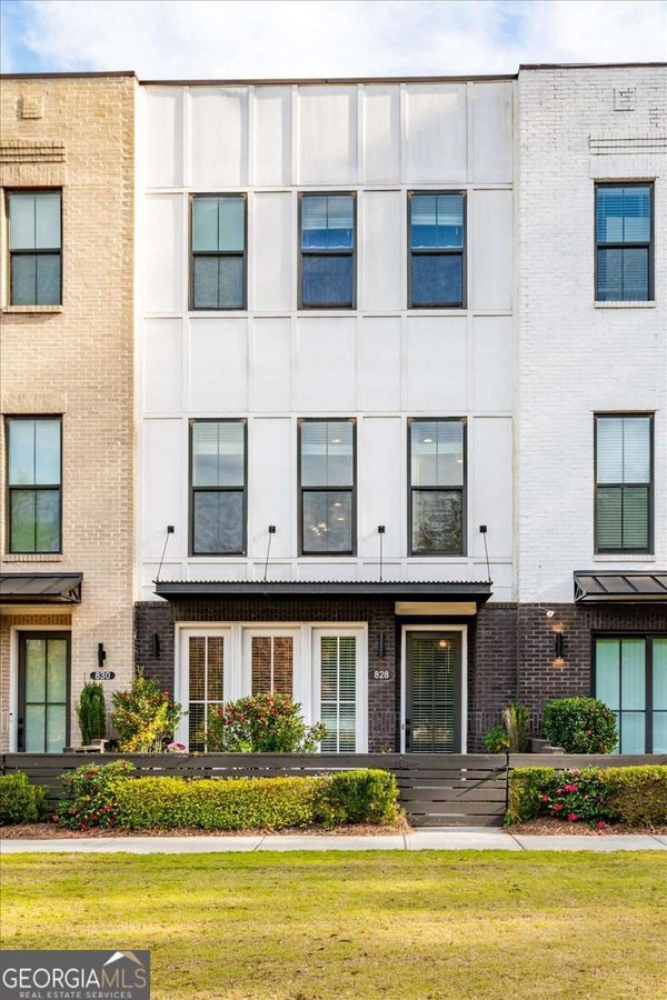 828 Constellation Drive, Decatur