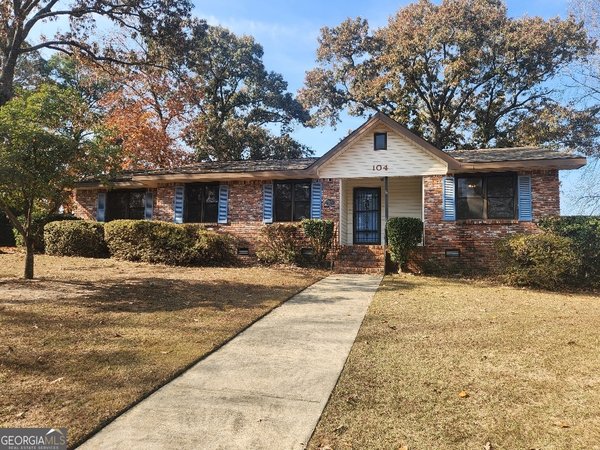 104 Oak Forest Court, Warner Robins