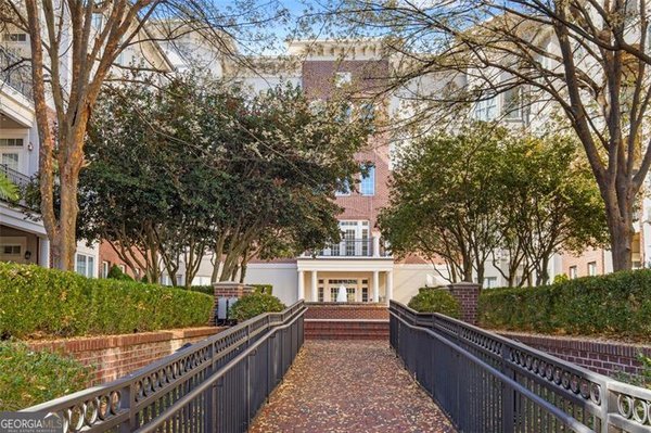 3635 Paces Circle, Atlanta