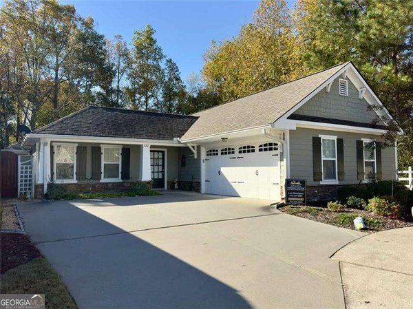 222 Patti Place, Canton