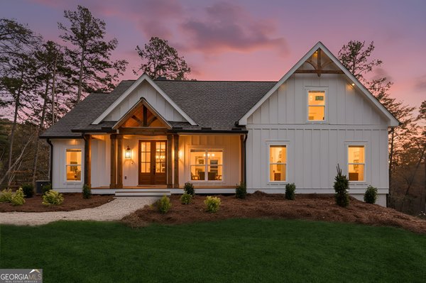 745 Captain Mcdonald Road, Dahlonega