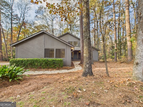 202 Hilltop Circle, Macon