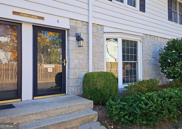 136 Peachtree Memorial Drive, Atlanta